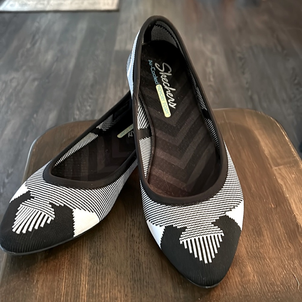 Sketchers Cleo Wham ballet flats.